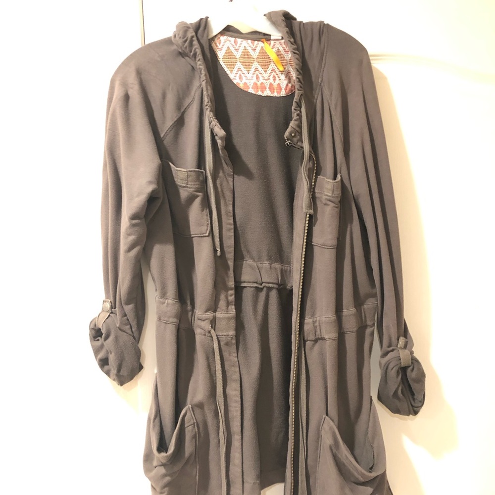 Sunday drapey jacket in olive.